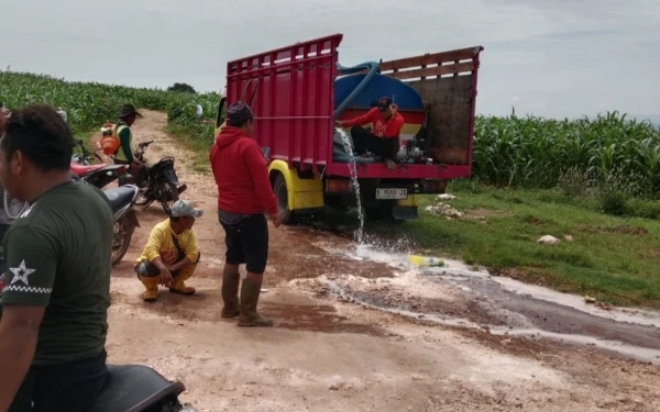 Thumbnail Berita - Aktivitas PT TGE KSO Pertamina di Mulyoagung Tuban Diadang Pemuda Sekitar