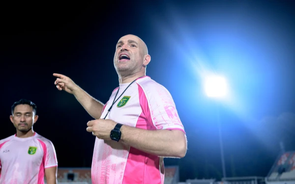 Thumbnail Libur Selesai Persebaya Kembali Berlatih, Bernado Tavares Sebut Fisik Pemain Terjaga