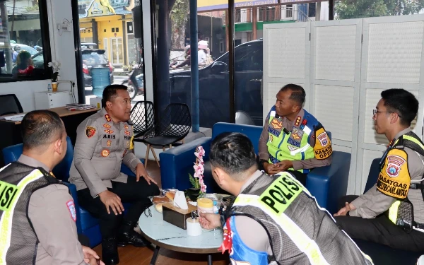 Thumbnail Berita - Cek Pos Pam Kota Batu, Dirlantas Polda Jatim Siapkan Strategi Hadapi Lonjakan Arus Lebaran
