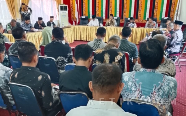 Thumbnail Berita - Rapat Persiapan Hari Jadi ke-27 Kabupaten Aceh Singkil, Safriadi Oyon : Buat Sederhana tapi Semarak
