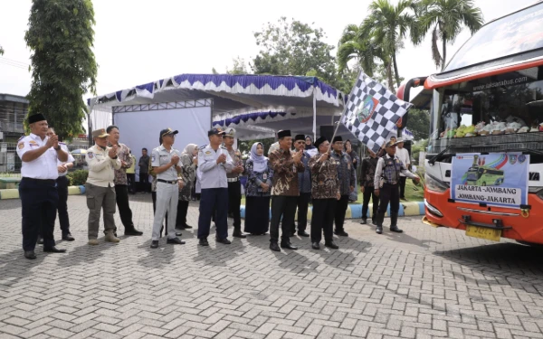 Lepas 300 Pemudik Balik ke Jakarta, Wabup Jombang Gus Salman Beri Pesan Ini