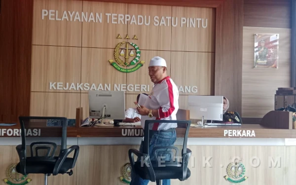 Thumbnail Berita - Kasus Dugaan Penggelapan Pajak Rp3,3 Miliar di RSMZ Belum Tetapkan Tersangka, GAIB-P Ajukan Audiensi ke Kejari Sampang