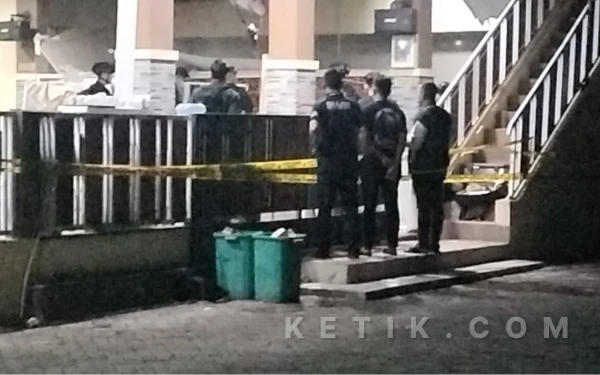 Thumbnail Berita - Ledakan di Masjid saat Tarawih di Jember Dipastikan Bukan Bom, Polisi Temukan Zat Kimia Pemicu