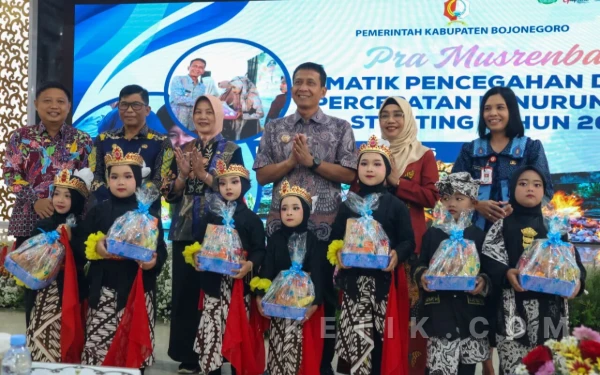 Thumbnail Berita - Bupati Bojonegoro Tekankan Penanganan Stunting Berbasis Data, Soroti Pentingnya Air Bersih