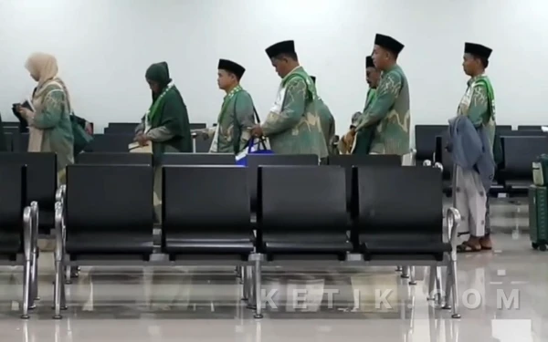 Thumbnail Berita - Timur Tengah Memanas, Kemenhaj Jatim Imbau Jemaah Umrah Tak Pakai Transit