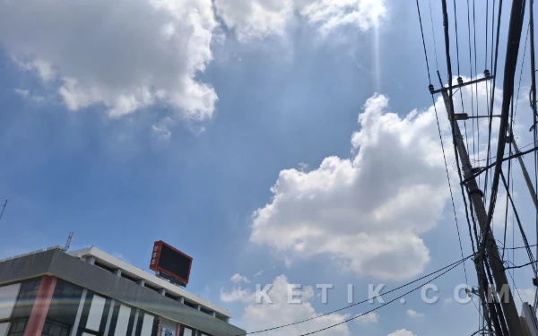 Thumbnail Berita - Prakiraan Cuaca Hari Ini, Sabtu 28 Maret 2026:  Bandung Cerah Berawan, Jambi Hujan Ringan