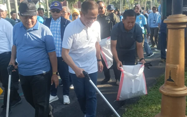 Thumbnail Berita - Menteri LH Hanif Faisol Gencarkan Gerakan Indonesia ASRI di Malang, Tekankan Budaya Pilah Sampah