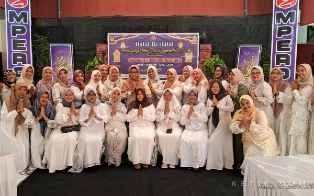 Thumbnail Berita - Halalbihalal SMPN 2 Tulungagung Jadi Momen Reuni Penuh Kehangatan