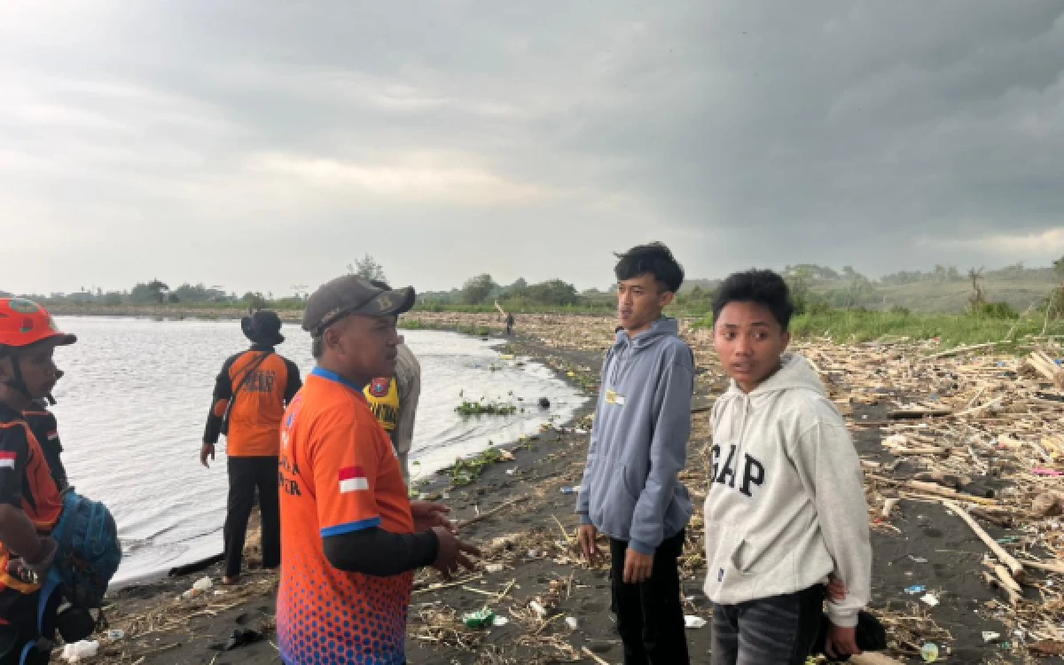 Thumbnail Berita - Waspada Wisata Pantai Selatan, Remaja Asal Lumajang Hilang di Muara Bondoyudo