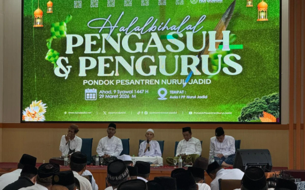 Thumbnail Berita - Ribuan Pengurus Hadiri Halalbihalal di Ponpes Nurul Jadid Probolinggo, Ini Pesan Penting Kiai Zuhri Zaini