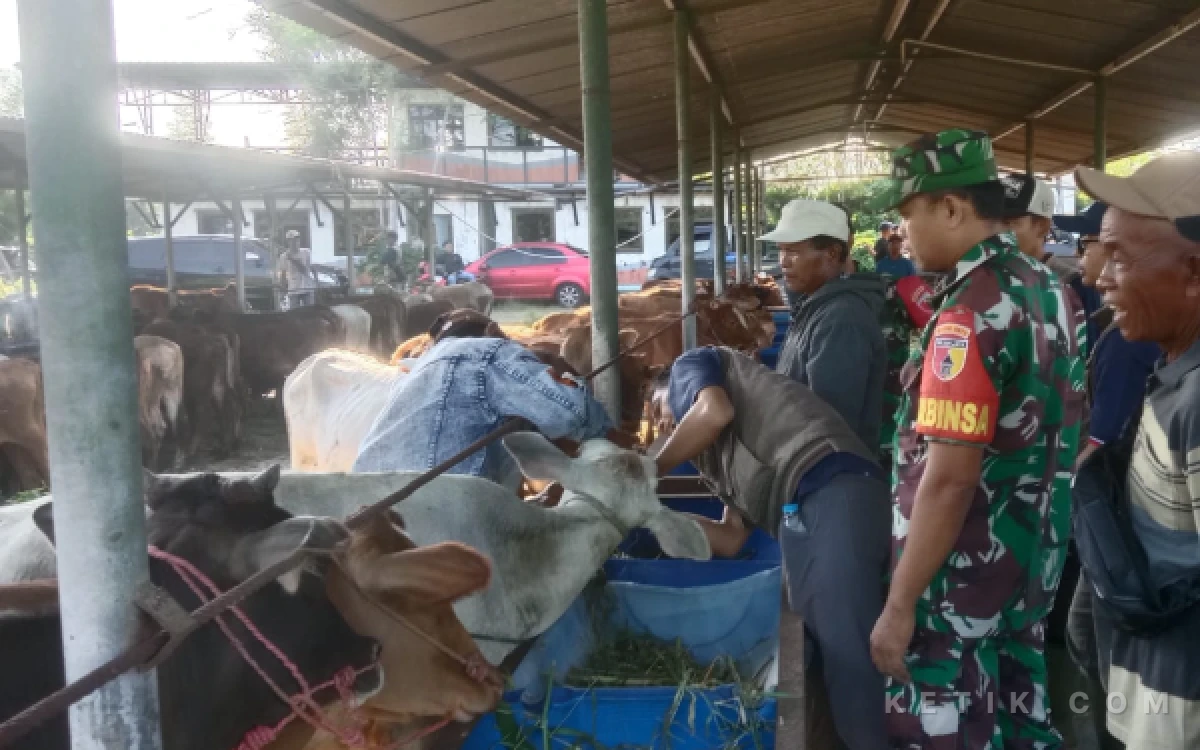 Thumbnail Berita - Penyaluran Bantuan Kerohiman Menhan RI Tahap V di Situbondo Berlangsung Sukses