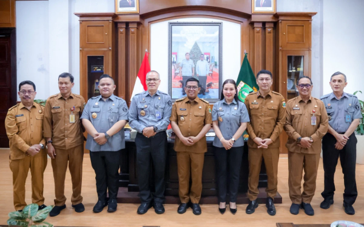 Thumbnail Berita - Pemprov Banten Siap Sambut Presiden Prabowo untuk Peresmian Posbankum