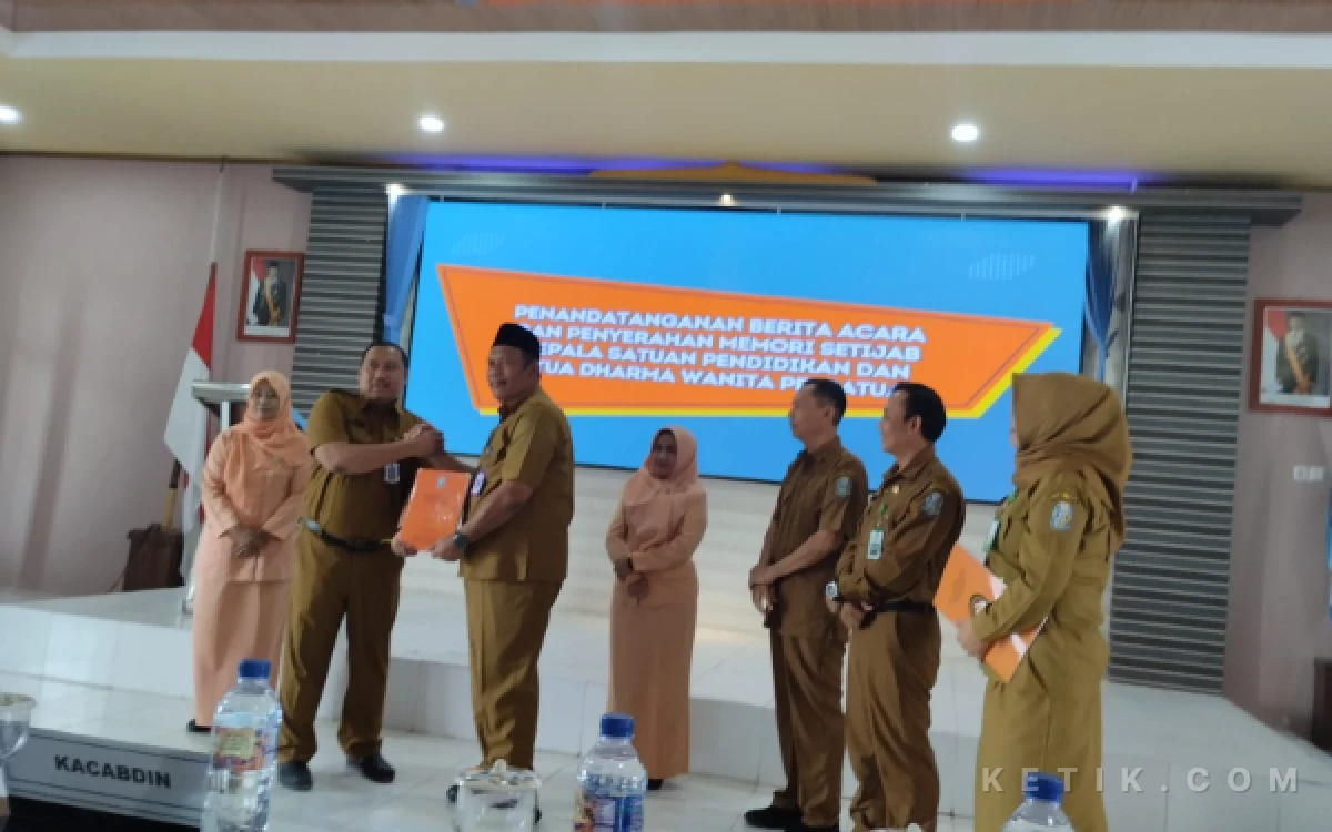 Thumbnail Berita - Resmi! Alim Suwartono Pimpin SMKN 2 Bojonegoro, Siap Bawa Sekolah Unggulan Makin Melesat