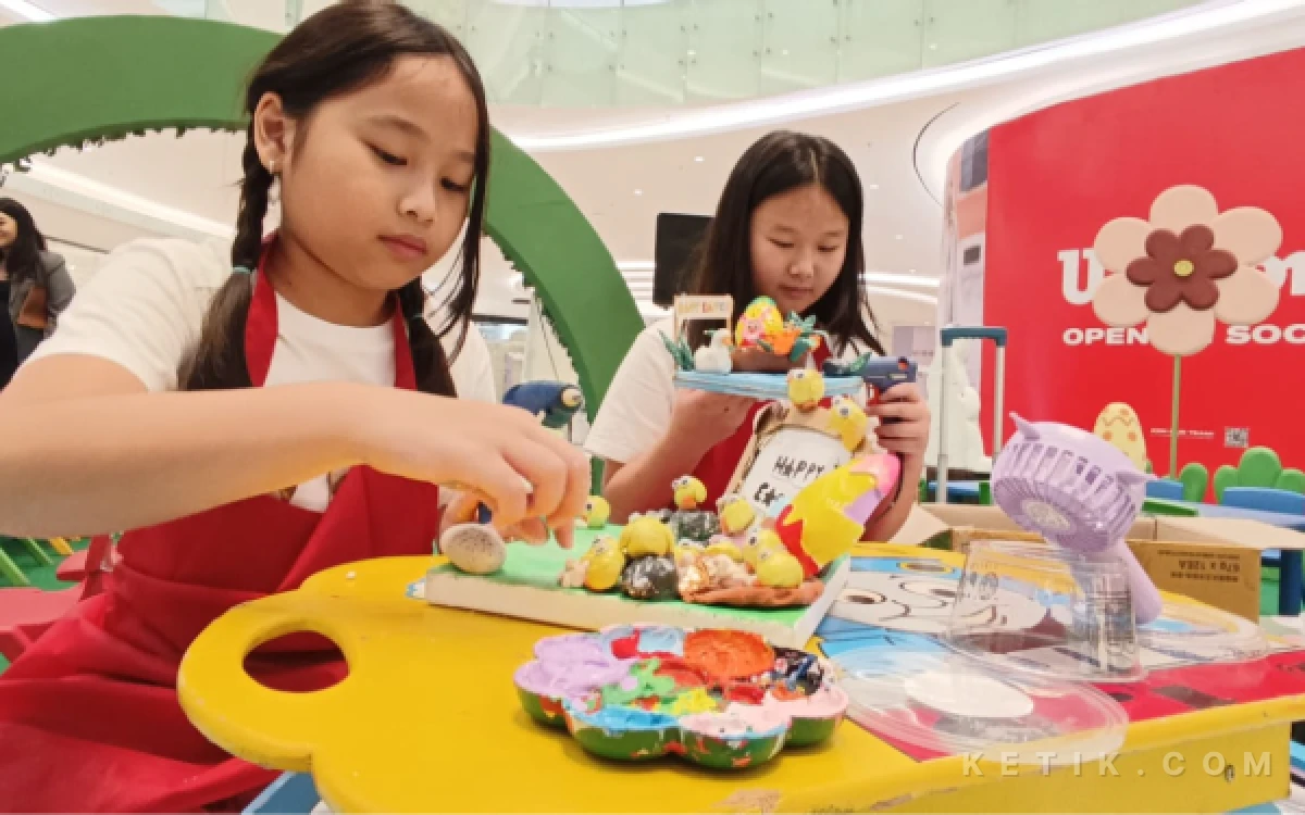 Asyiknya Dekorasi Telur Paskah, Latih Keseimbangan Otak Kanan Anak