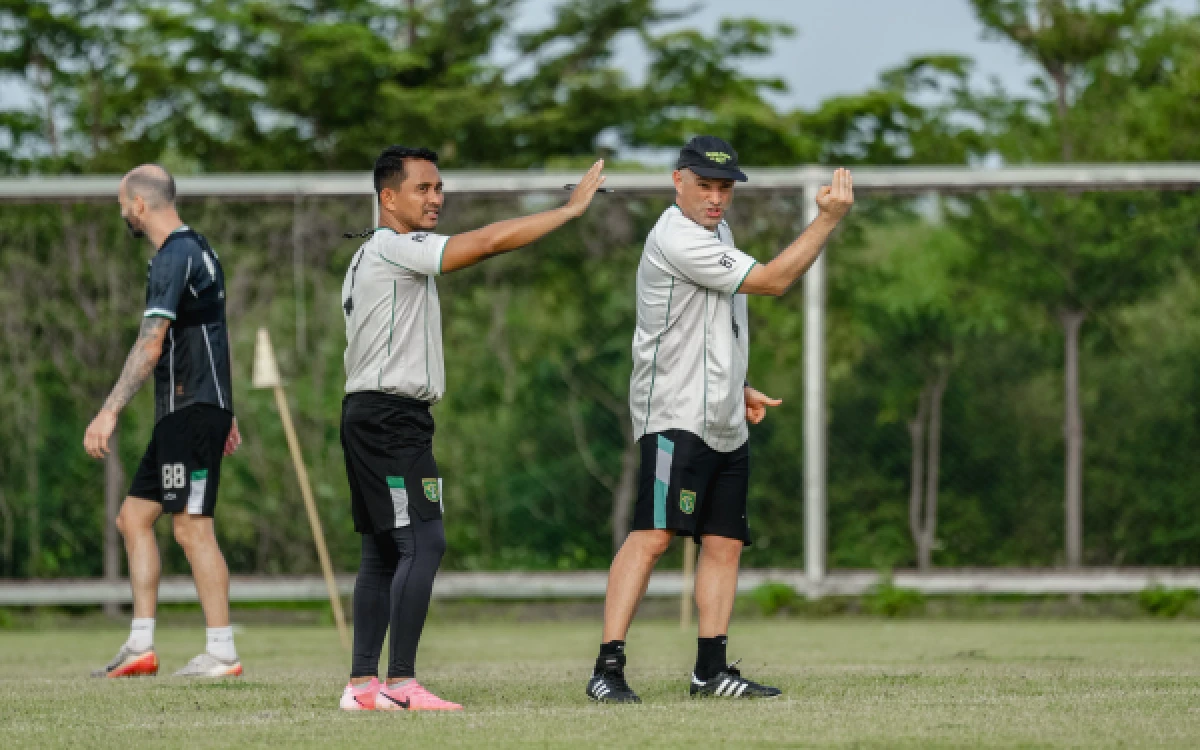 Thumbnail Gawat! Kondisi Pemain Persebaya Belum Bugar Jelang Hadapi Persita