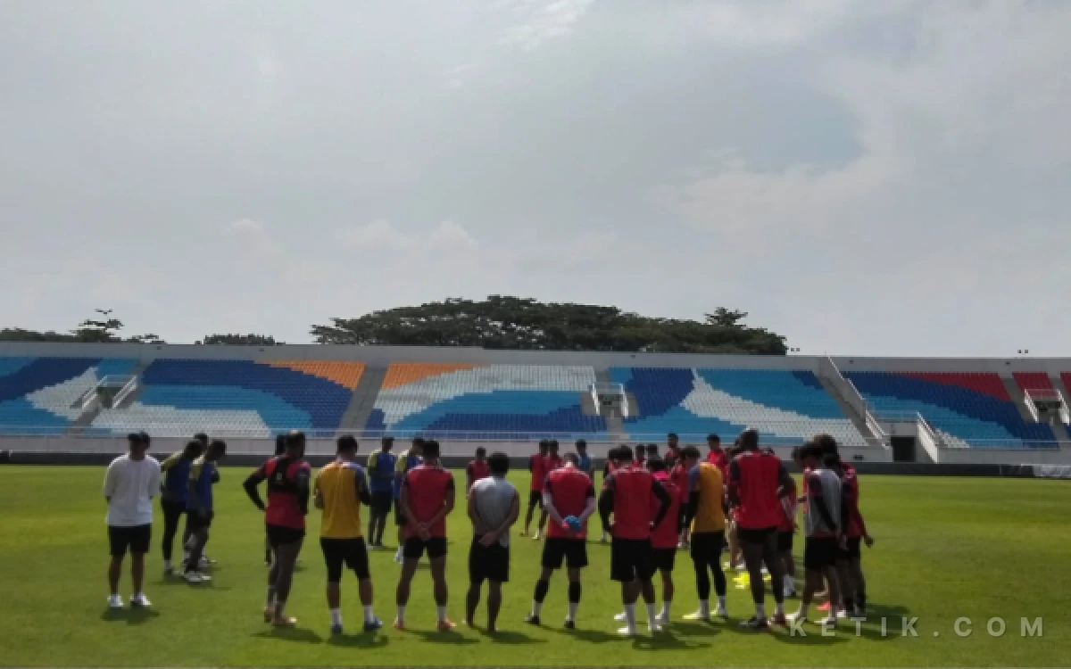 Thumbnail Berita - Arema FC Tak Gentar Meski Skuad Compang-Camping Jelang Lawan Malut United