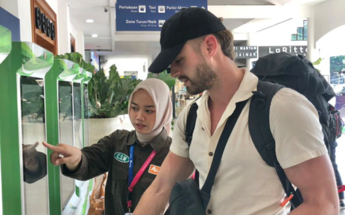 Thumbnail Berita - Lonjakan Wisatawan Asing di Kereta Api, KAI Daop 8 Catat 3.508 Penumpang