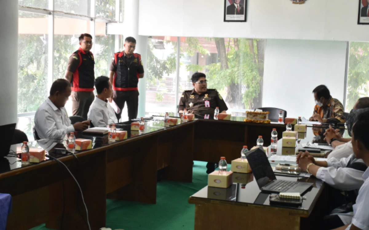 Thumbnail Berita - Laporan Warga Jadi Awal Mula Kejari Tanjung Perak Geledah Kantor PD Pasar Surya