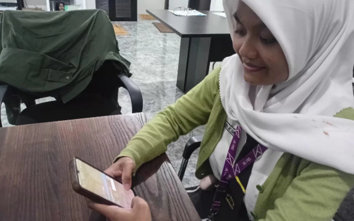 Thumbnail Berita - Lolos SNBP 2026, Siswi SMK Surabaya Pilih Ilmu Hukum demi Cita-cita Jadi Wartawan