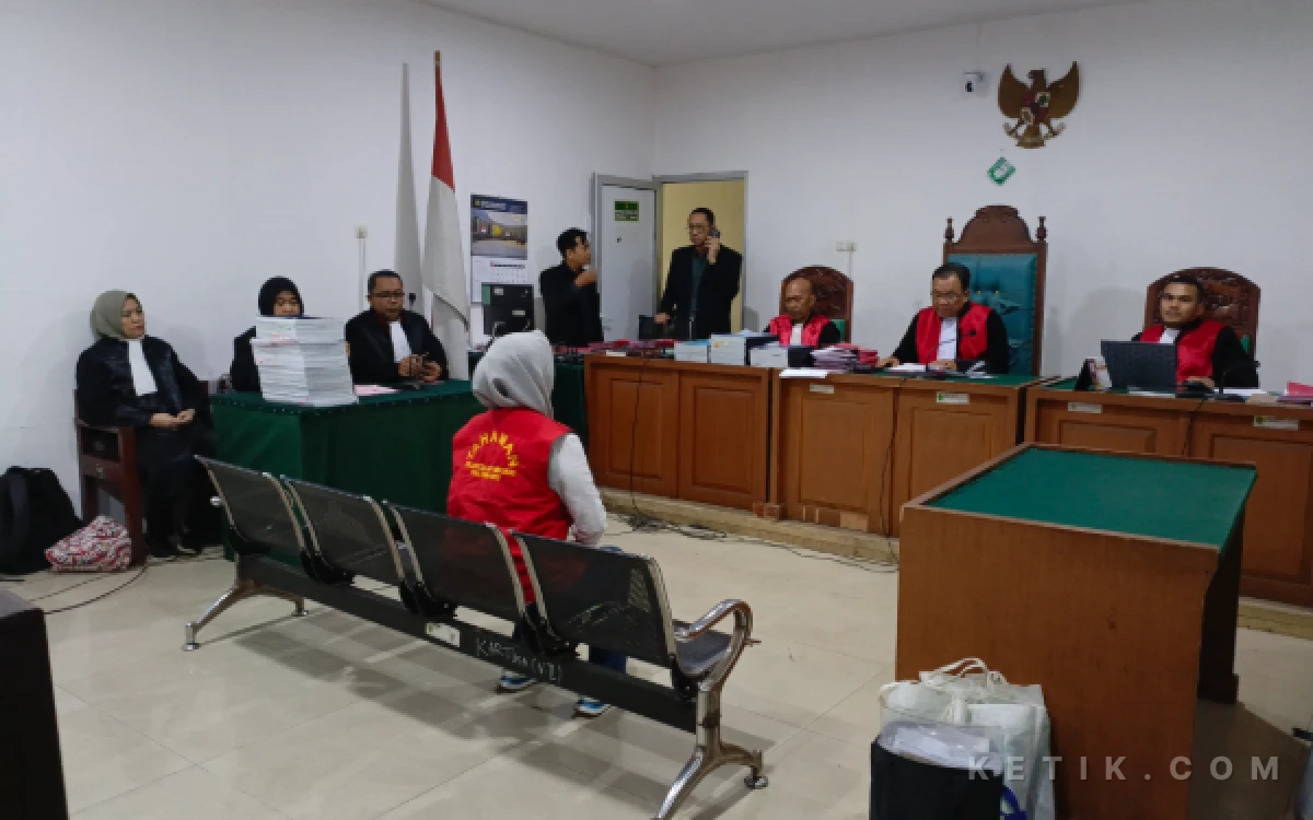 Thumbnail Berita - Edarkan 50 Butir Ekstasi, Wanita di Palembang Divonis 7 Tahun Penjara