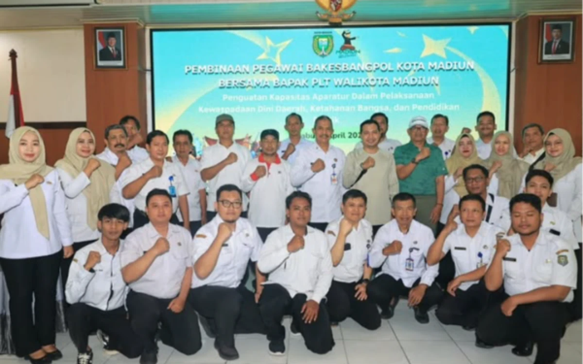 Thumbnail Berita - Gelar Pembinaan Karyawan, Plt Wali Kota Madiun Harapkan Bakesbangpol Kota Madiun Solid dan Kompak