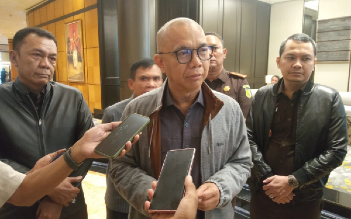 Thumbnail Berita - Kejagung Copot Aspidum Jatim Joko Budi Darmawan Usai Diamankan Tim Pam SDO