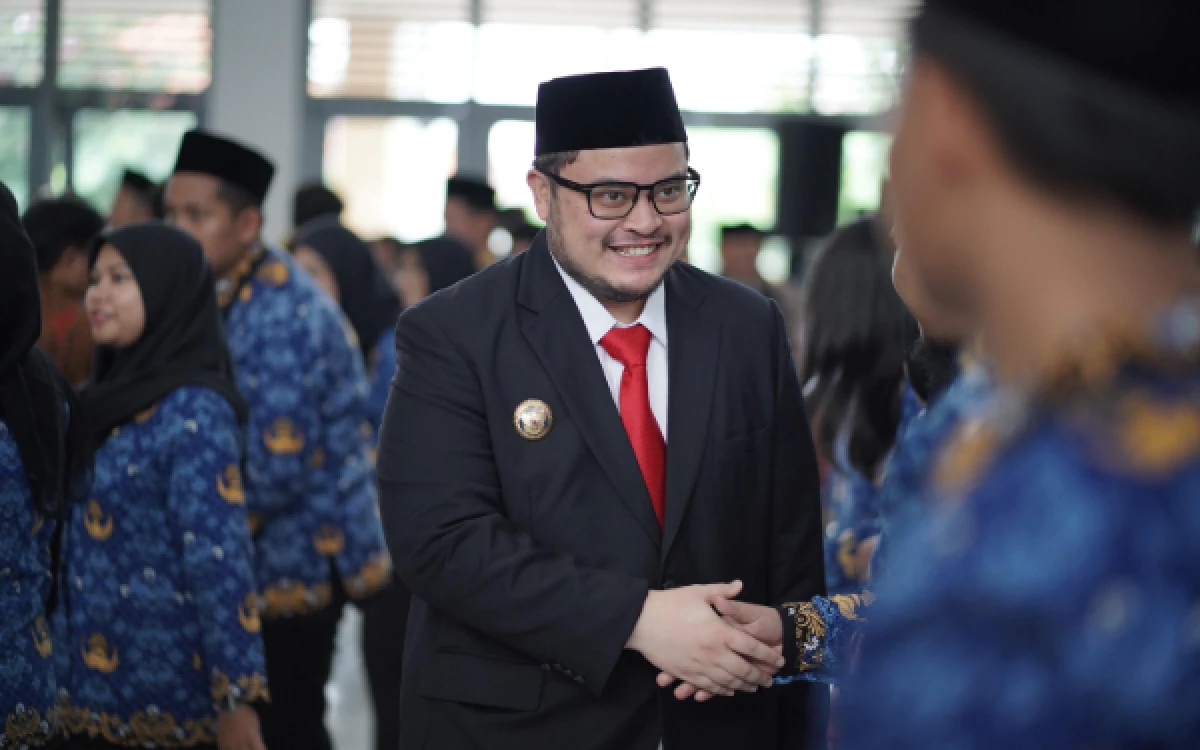 Thumbnail Berita - Lantik 156 PNS, Bupati Kediri Mas Dhito Ingatkan Profesionalisme dan Larang Salahgunakan Wewenang