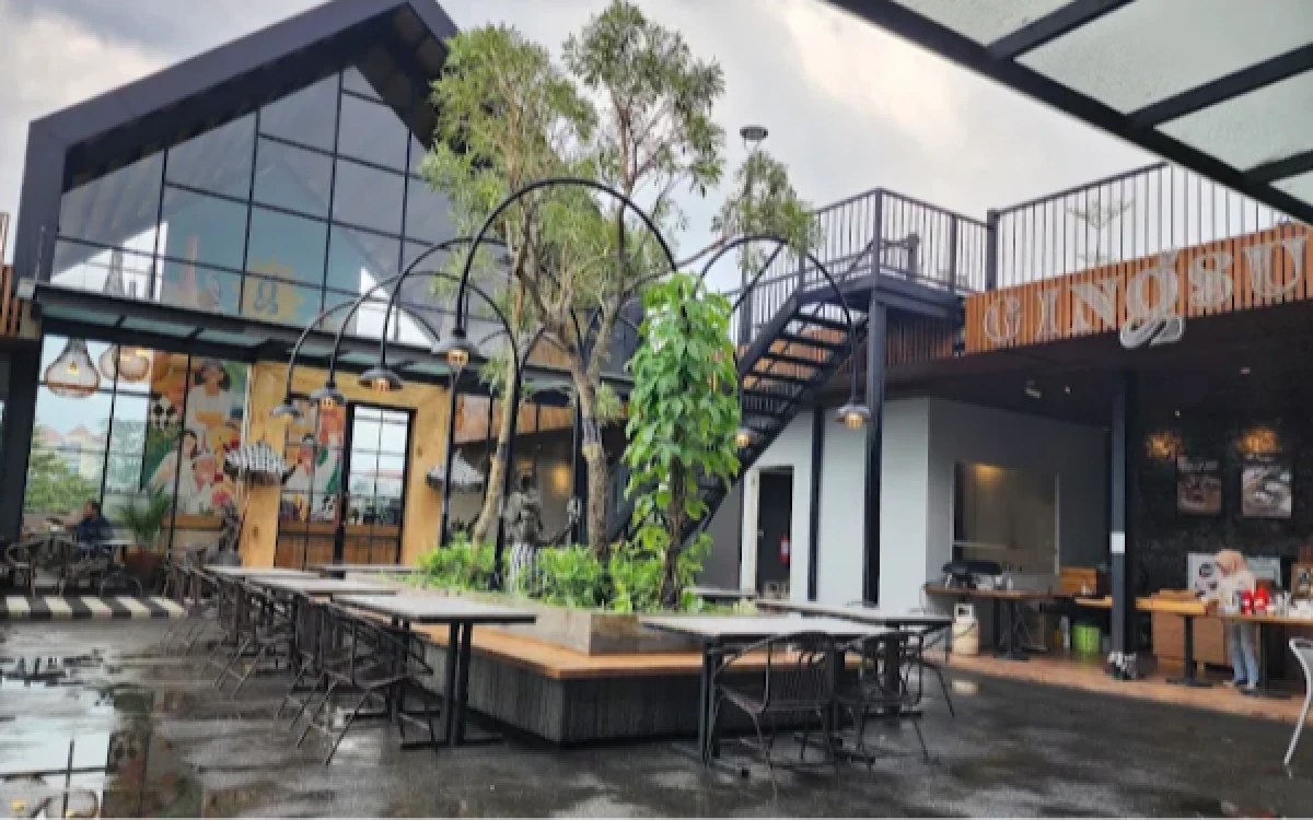 Vibes Bali di Jantung Kota Malang! Gingsul Kopi Jadi Spot Nongkrong Rooftop Paling Instagramable
