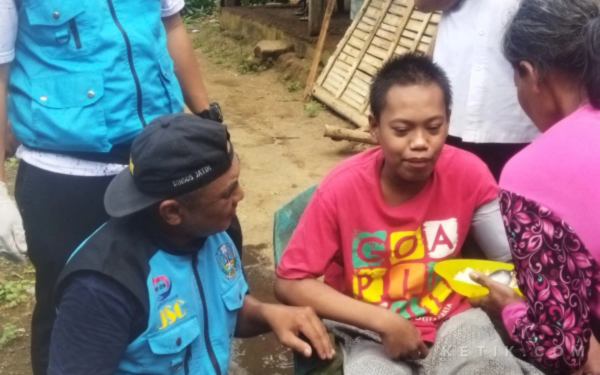 Thumbnail Berita - Kehilangan Ayah Picu Gangguan Psikis Remaja di Jember hingga Sempat Dipasung