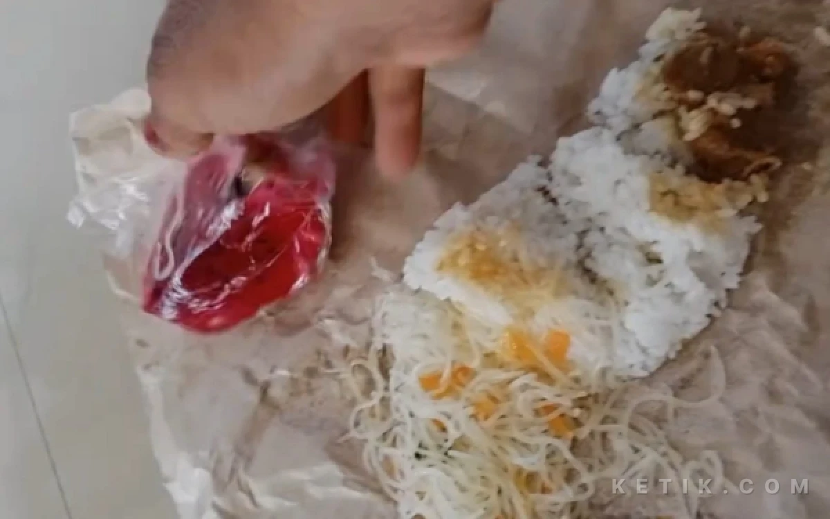 Paket MBG Diduga dari Yayasan Barisan Garuda Muda Sreseh Dibungkus dengan Kertas, Warga Soroti Higienitas