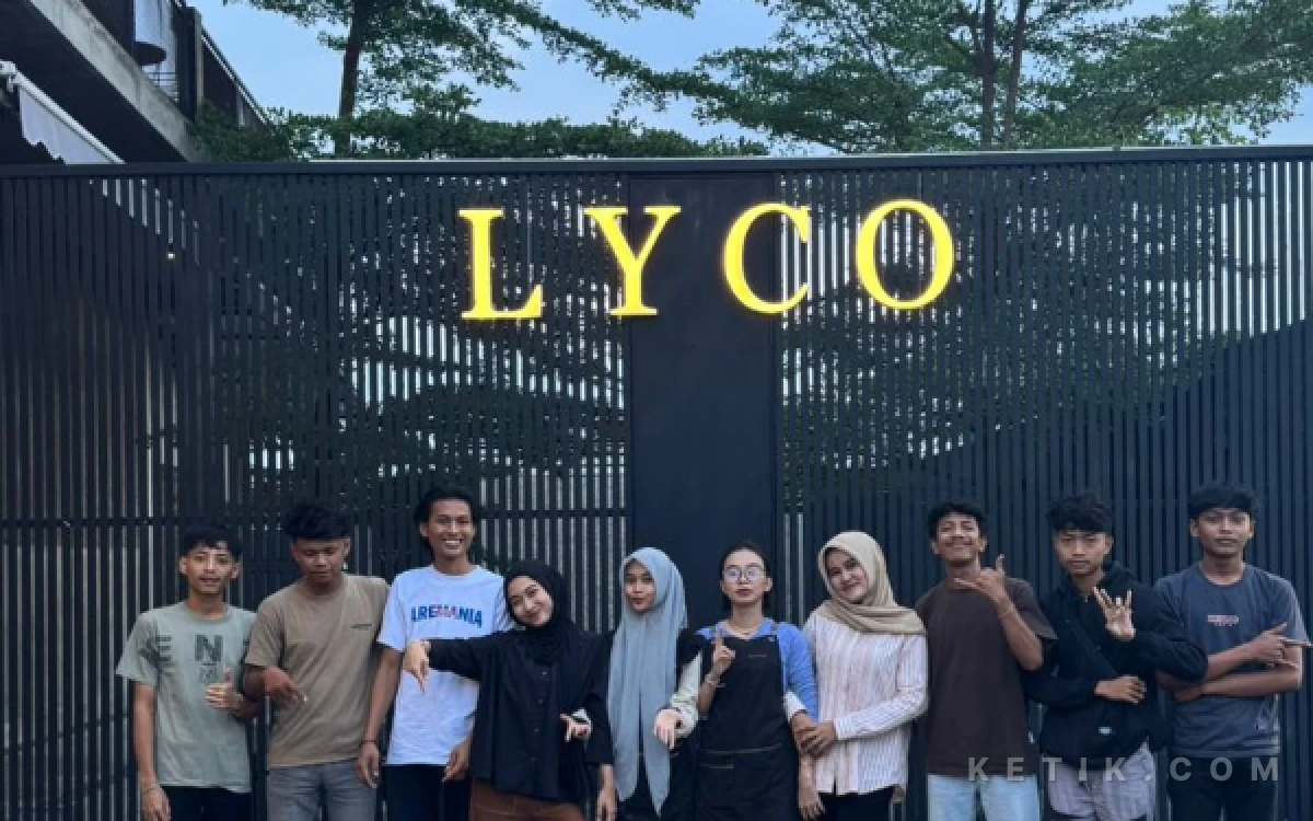 Thumbnail Berita - Kafe Lyco Sampang, Tempat Nongkrong Estetik yang Aktif Gelar Kegiatan Sosial dan Keagamaan