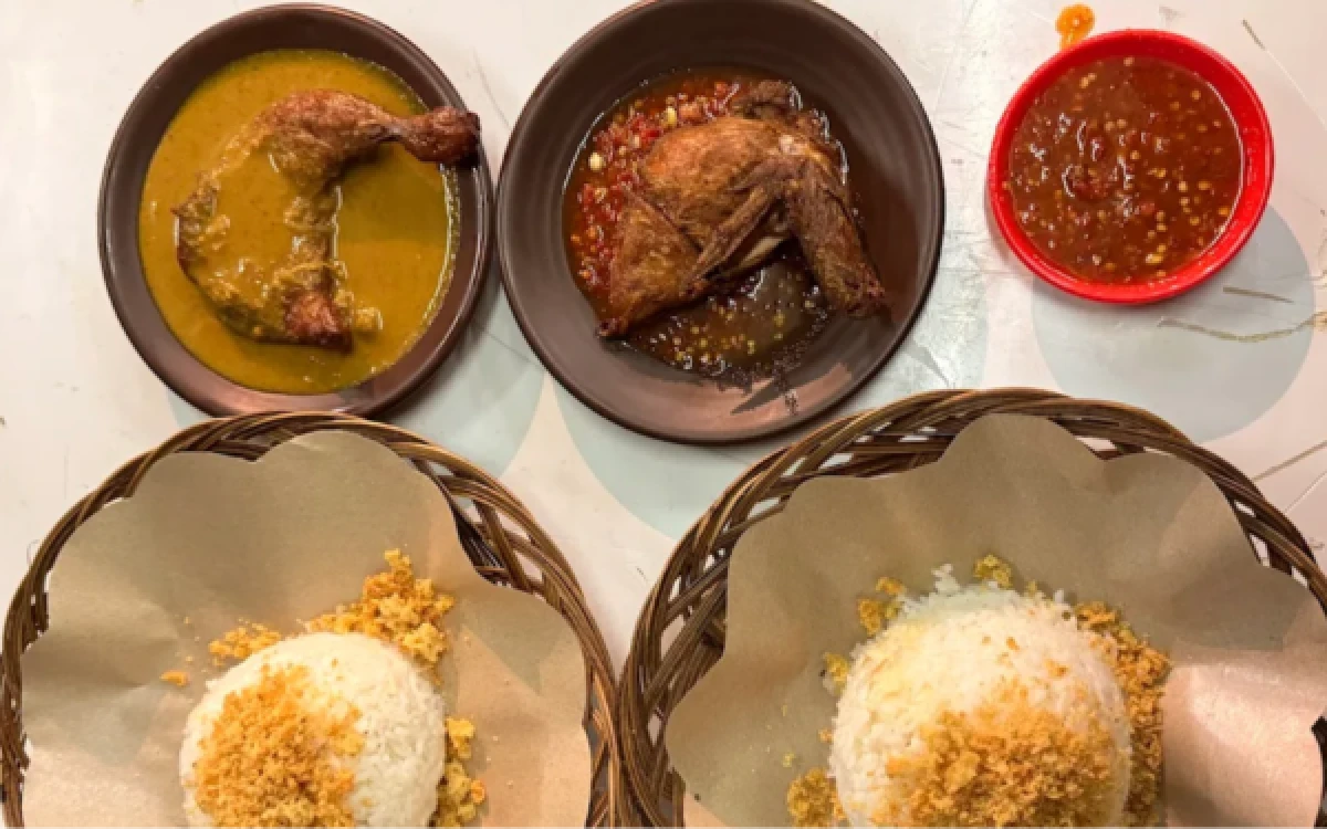 SEEKOR, Warung Viral di Malang dengan Sensasi Ayam Asap Goreng yang Bikin Ketagihan