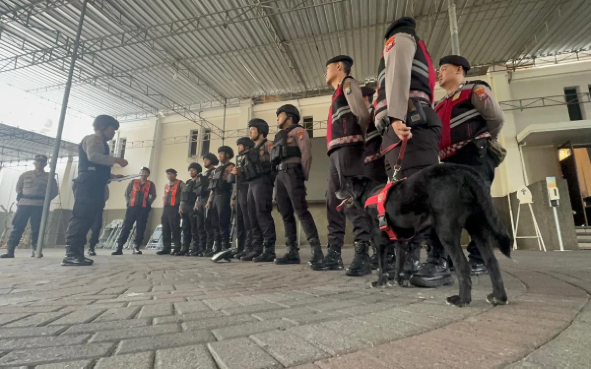 Thumbnail Berita - Jamin Keamanan Paskah, Polresta Malang Kota Sisir Sterilisasi Gereja hingga Sudut Parkir