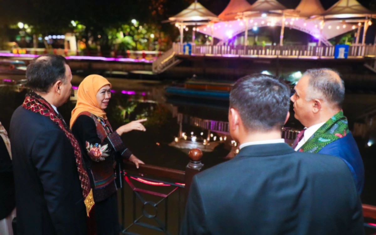 Thumbnail Berita - Dubes Uzbekistan dan Gubernur-Wagub Samarkand ke Grahadi, Khofifah Komitmen Perkuat Hubungan Bilateral