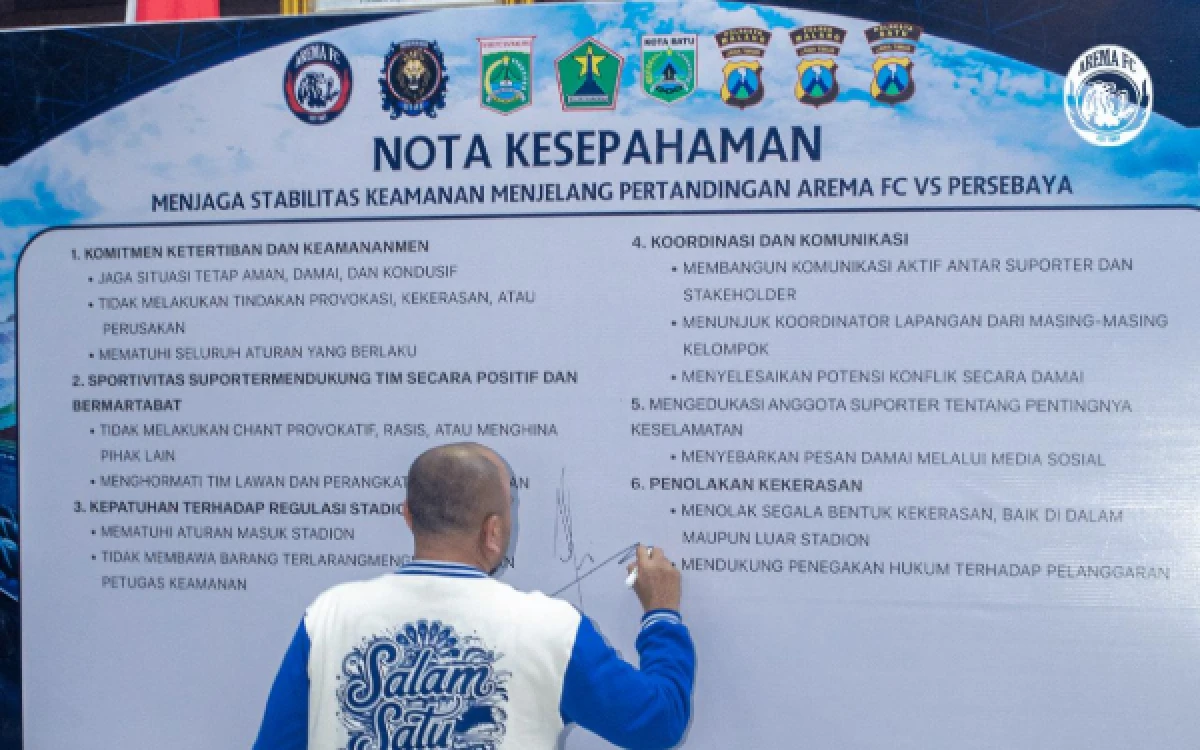 Thumbnail Berita - Konsolidasi Arema One Blood, Panpel dan Aremania Komitmen Laga Kontra Persebaya Aman