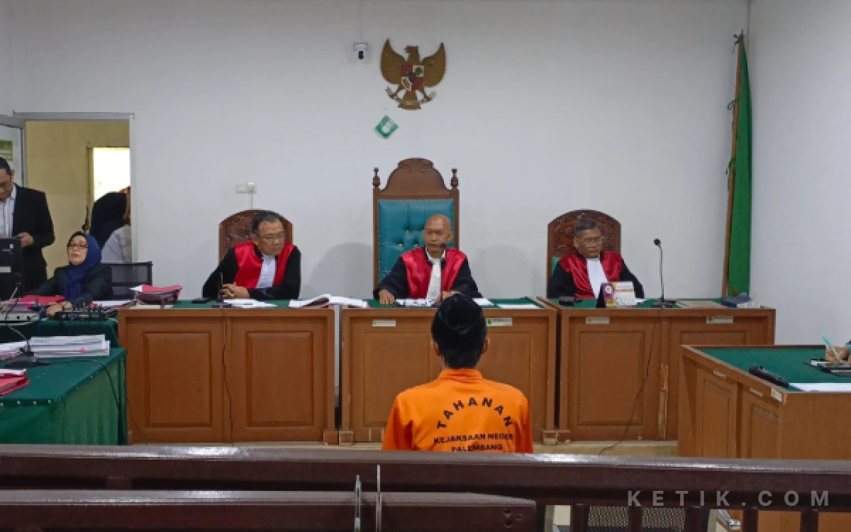 Thumbnail Berita - Residivis Kambuhan Divonis Lagi 2,5 Tahun, Ngaku Pasrah-Kapok di Hadapan Hakim Palembang