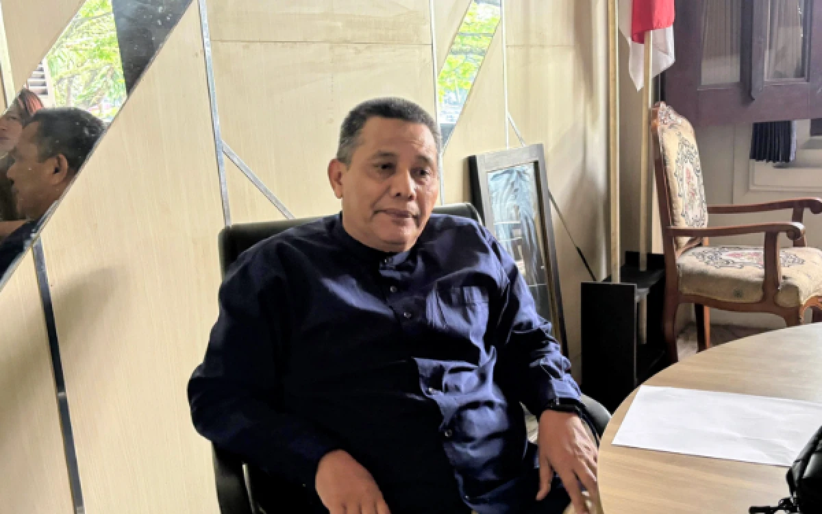 Thumbnail Berita - Dari ASN ke DPRD, Perjalanan Abah Imron Meninggalkan Zona Nyaman untuk Mengabdi