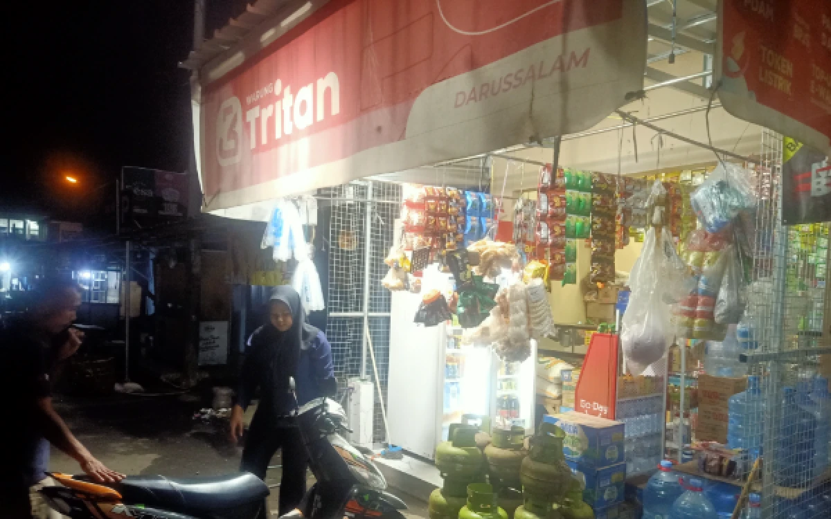 Thumbnail Berita - Pemilik Warung di Terminal Lama Rangkasbitung Klarifikasi Dugaan Pelanggaran Batas Lapak