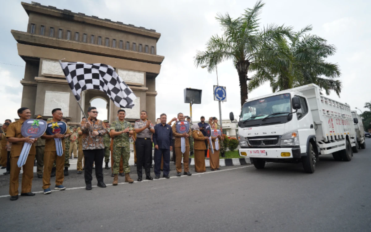 Thumbnail Berita - Bupati Kediri Mas Dhito Tekankan Pentingnya Profesionalitas Pengelolaan KDKMP Supaya Bertahan