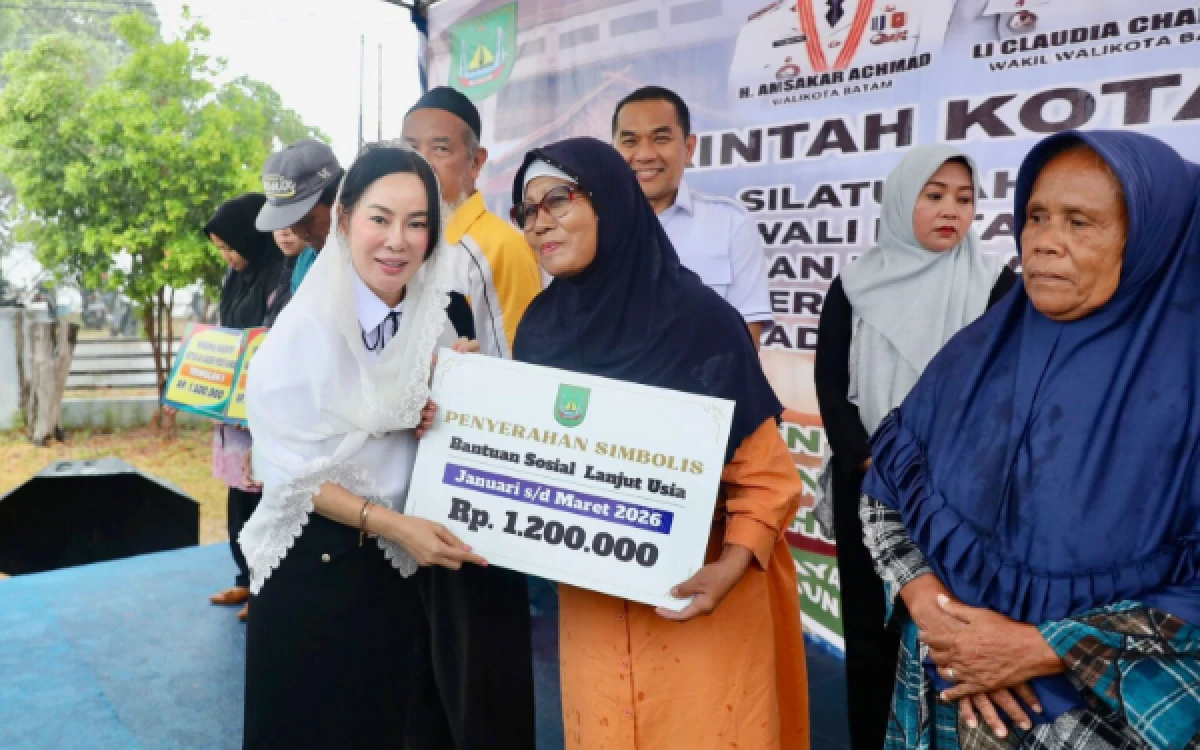 Thumbnail Berita - Li Claudia: Lansia Batam Harus Sejahtera, Bantuan Akan Terus Diperluas