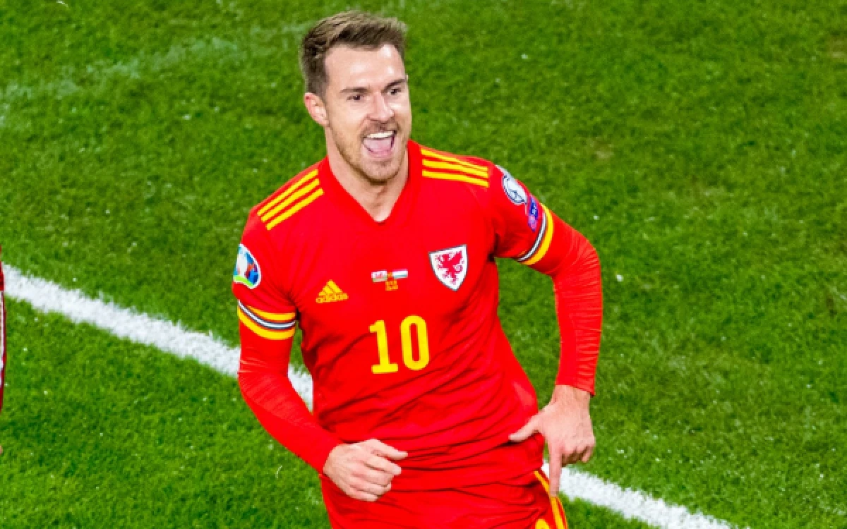 Thumbnail Berita - Aaron Ramsey Pensiun dari Lapangan Hijau, Pesohor di Penjuru Dunia Akhirnya Bisa Bernapas Lega