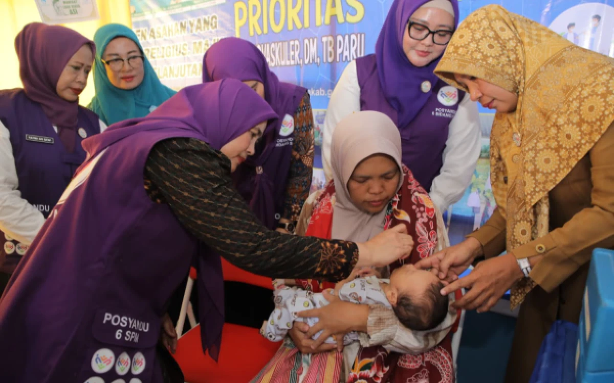 Thumbnail Berita - Dorong Cegah Stunting Sejak Dini, Ketua Tim Pembina Posyandu Asahan Tinjau Dua Posyandu