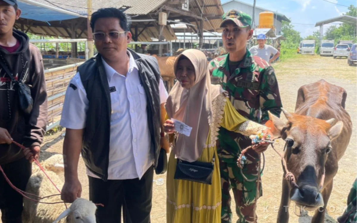 Penyaluran Bantuan Kerohiman Sebayak 1.104 Ekor Sapi dan 2.208 ekor Kambing dari Menhan RI Tuntas