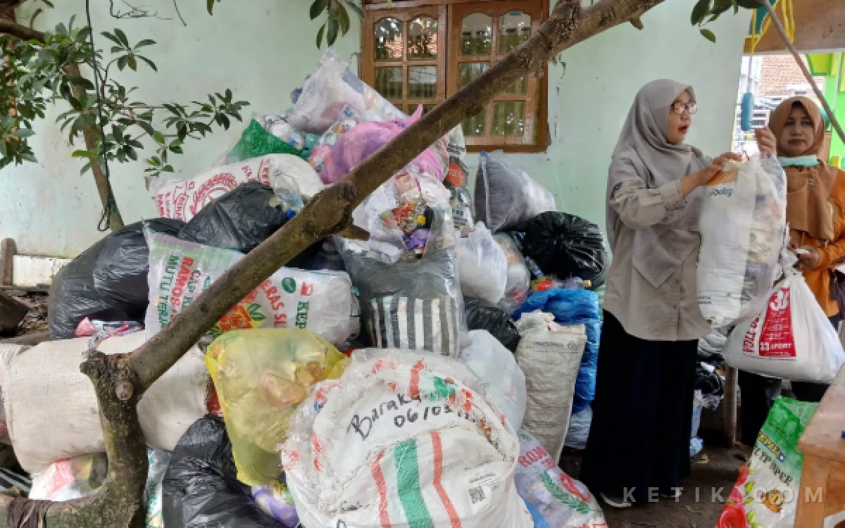 Bank Sampah Rangkul Ceria Jadi Solusi Pengelolaan Sampah Plastik di Brebes