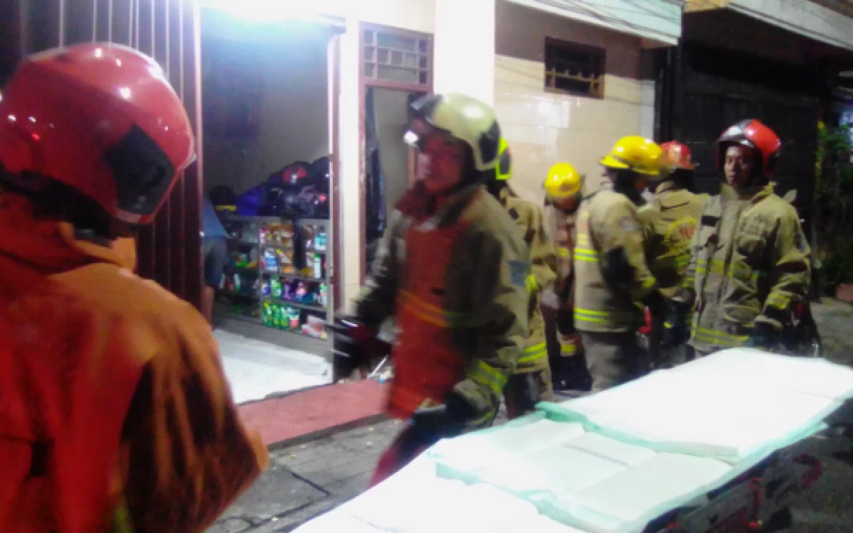 Thumbnail Berita - Kronologi Elpiji Meledak di Babadan Surabaya, Nenek 69 Tahun Alami Luka Bakar