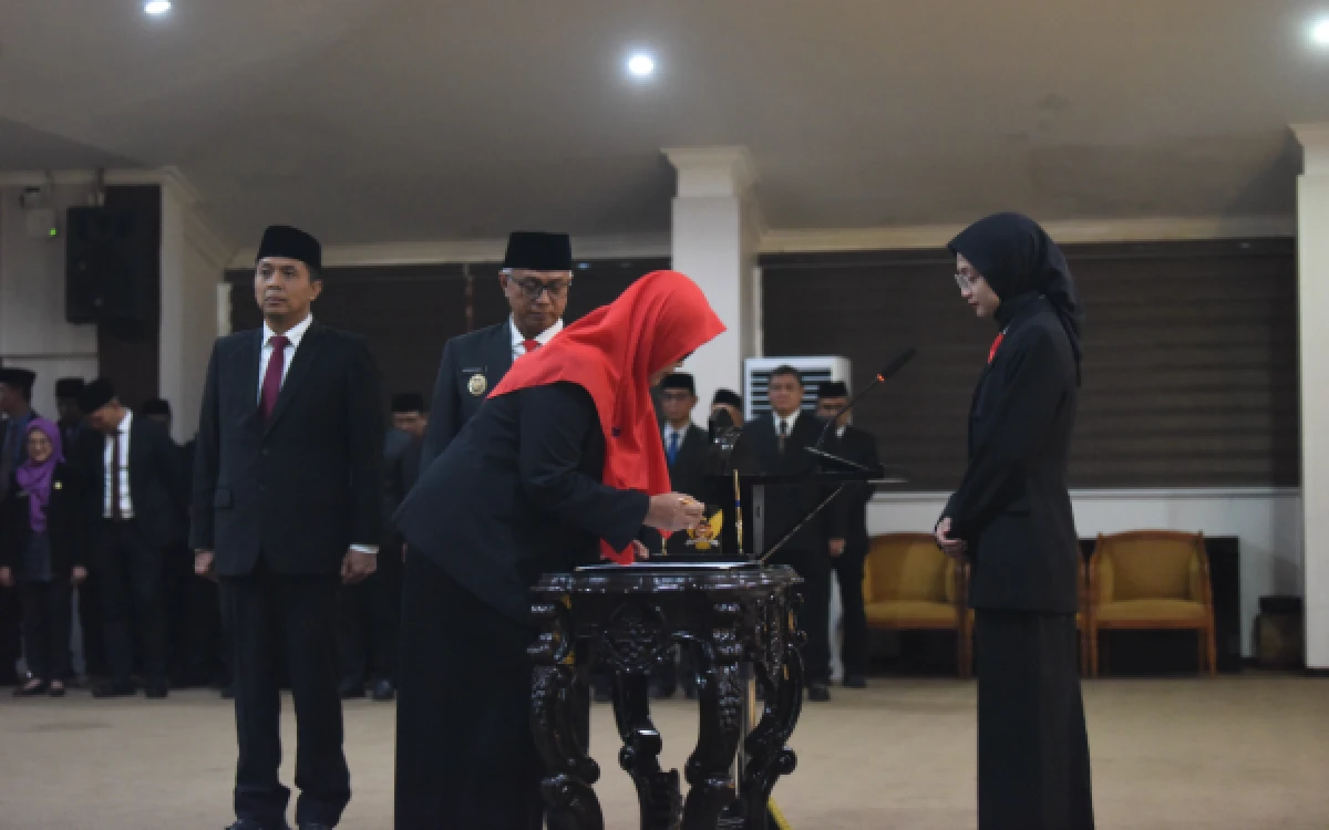 Thumbnail Berita - Mbak Wali Lantik Pj Sekda Kota Kediri, Tekankan Integritas dan Optimalisasi Pelayanan Publik