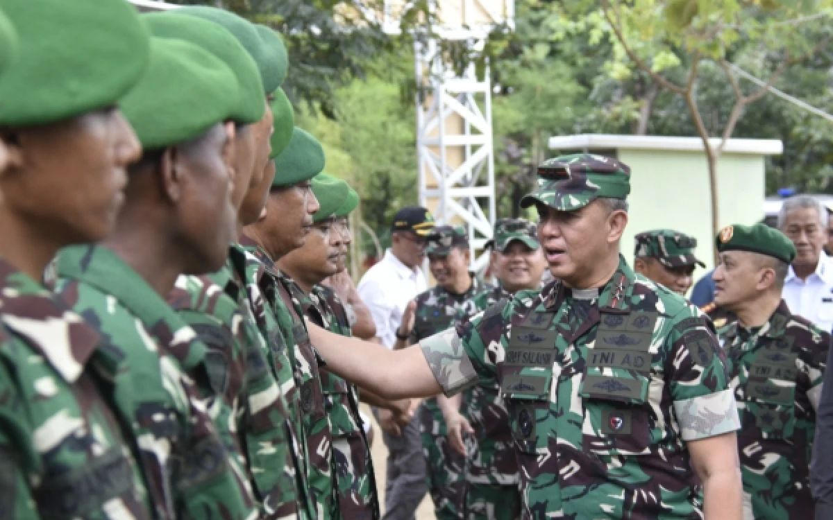 Thumbnail Berita - Pangdam V/Brawijaya Kunjungi Marshalling Area Yonif TP 932/Sunan Bonang, Apresiasi Dukungan Pemkab Tuban