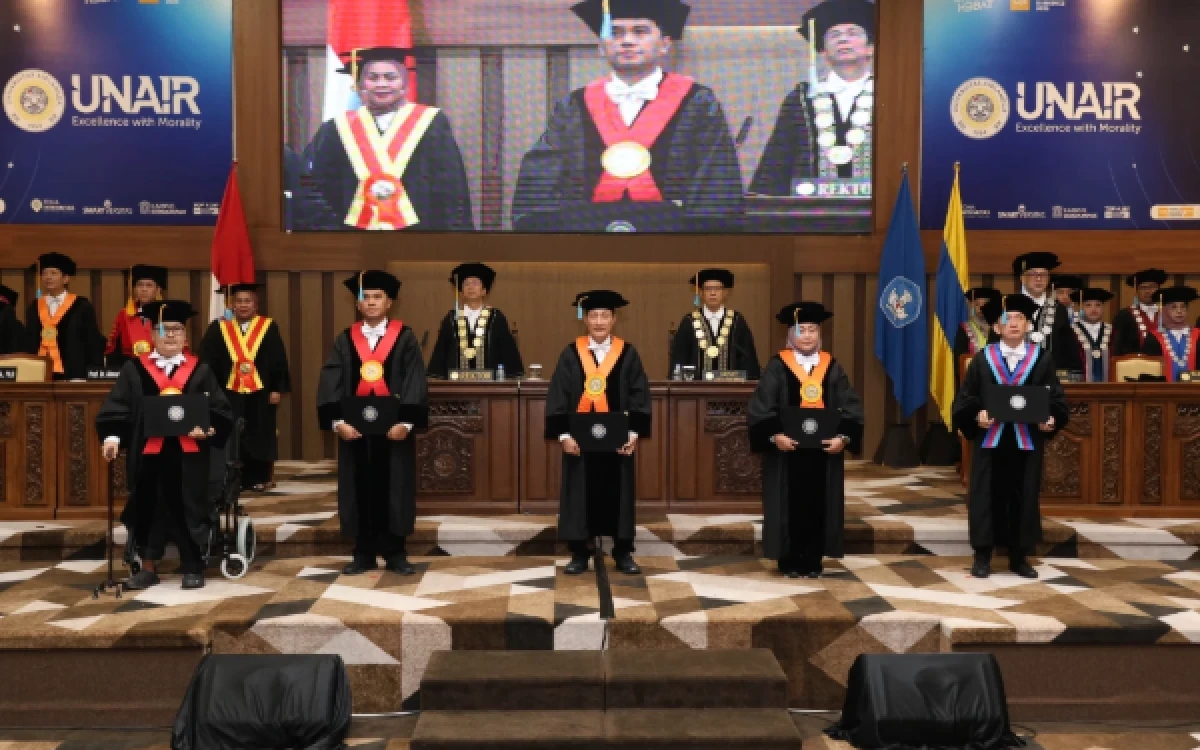 Thumbnail Berita - Lima Profesor Baru Dikukuhkan, Unair Tegaskan Komitmen pada Inovasi dan Dampak Nyata
