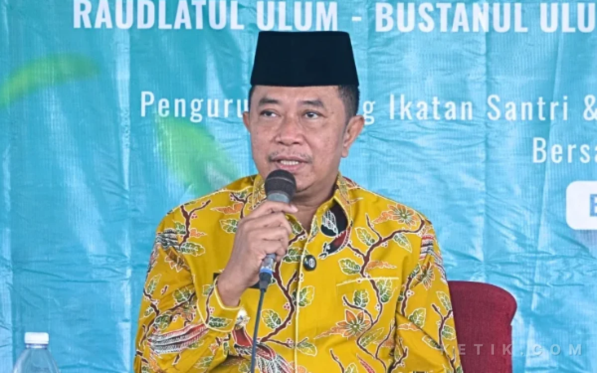 Thumbnail Berita - WFH Resmi Berlaku di Bondowoso, Bupati Abdul Hamid Wahid Tekan Biaya dan Genjot Digitalisasi