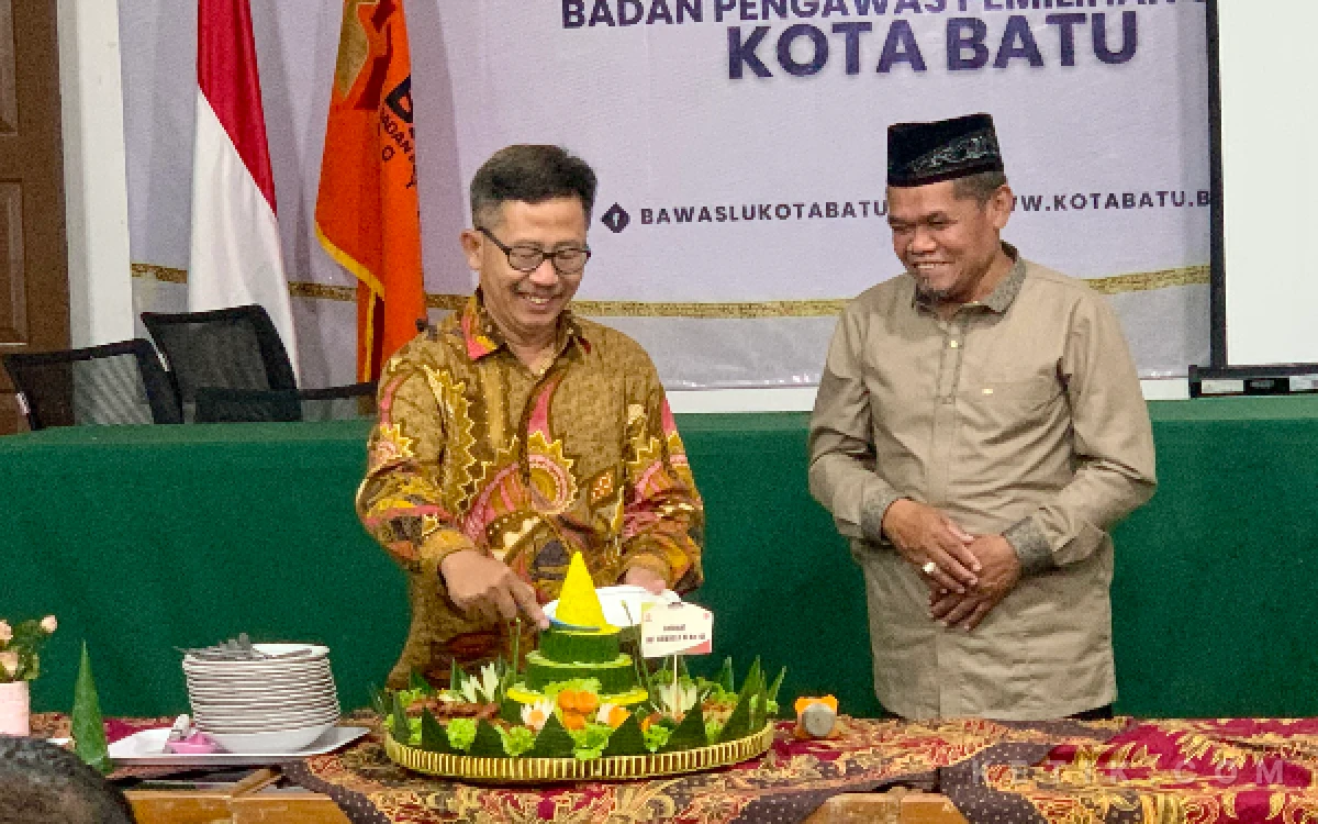 Thumbnail Berita - Momentum HUT ke-18, Bawaslu Kota Batu Perkuat Demokrasi Substansial di Tengah Disrupsi